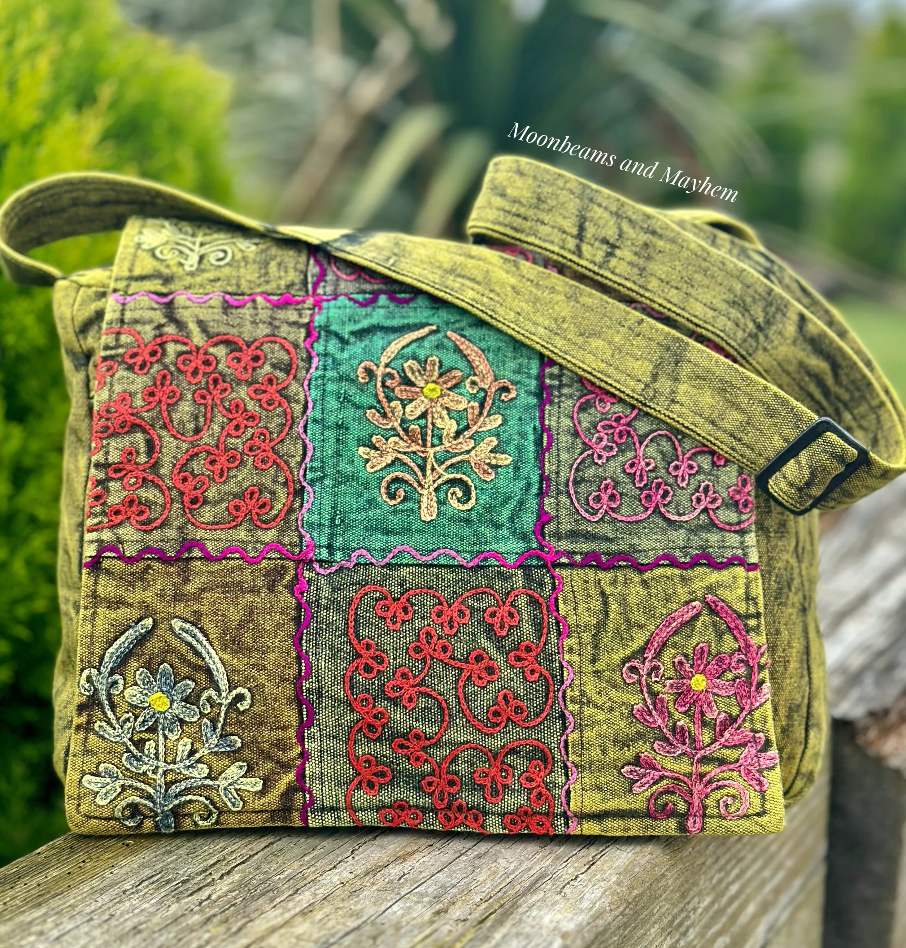 ENCHANTING GREEN FOLK ART SATCHEL /SHOULDER BAG