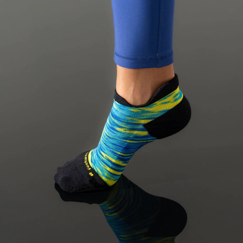 Feetures Elite Light Cushion No Show Tab Socks - Limited Edition - Reflection Blue