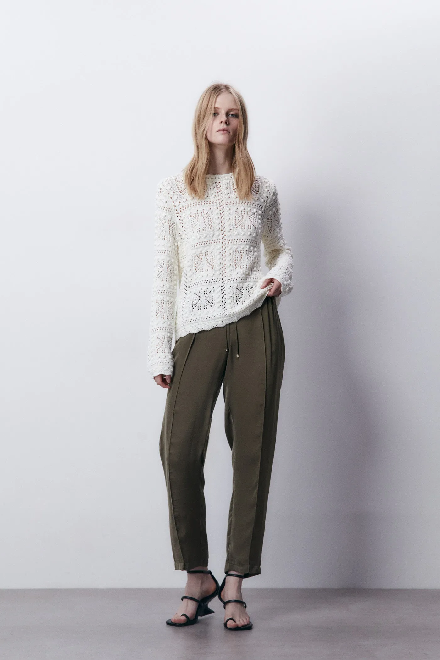 Plain loose-fit trousers