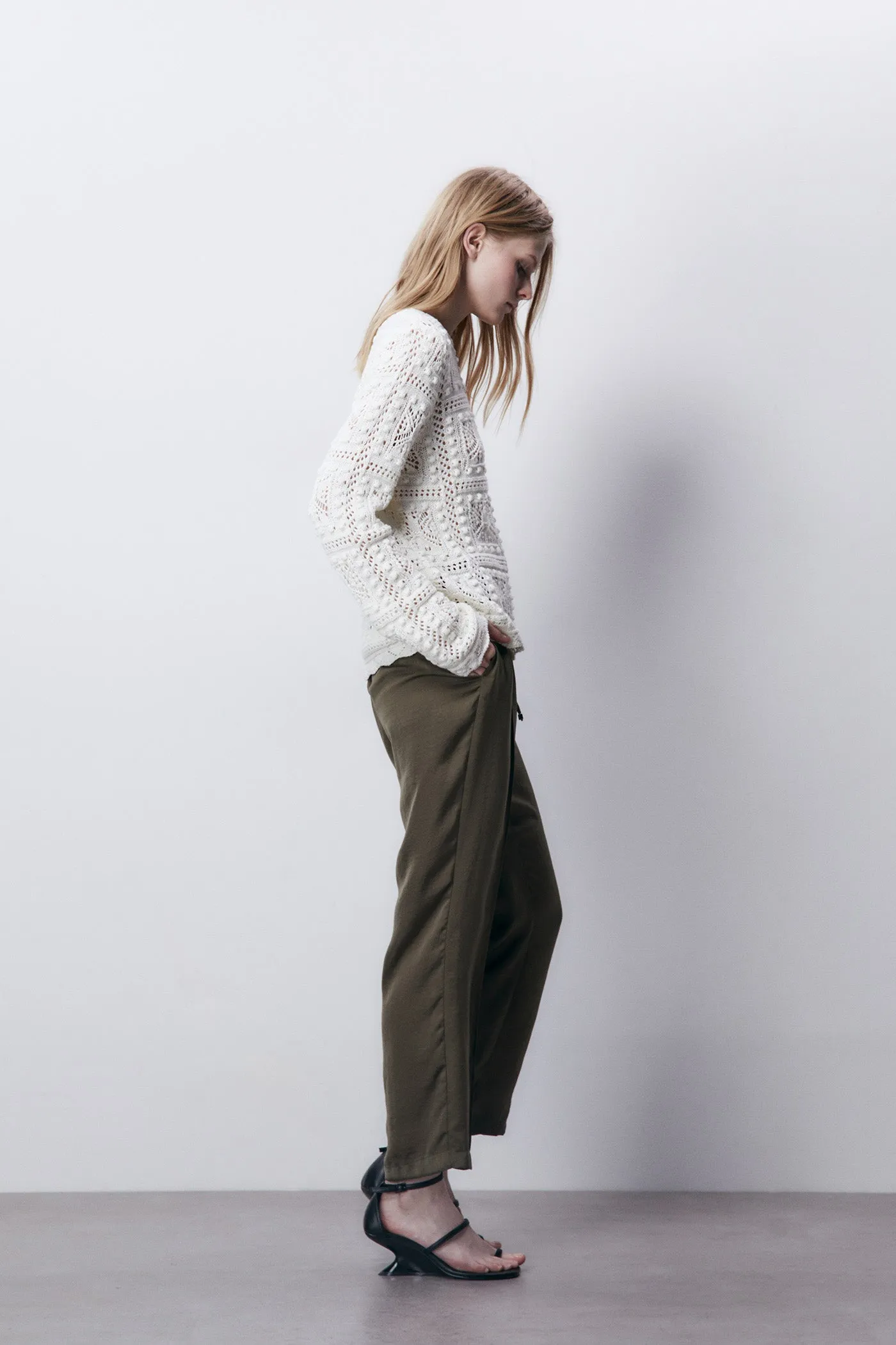 Plain loose-fit trousers